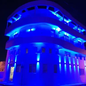 White 11 Apartmanhotel